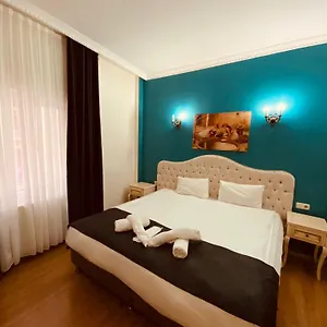 Ξενοδοχείο Adora Cafe & Restaurant