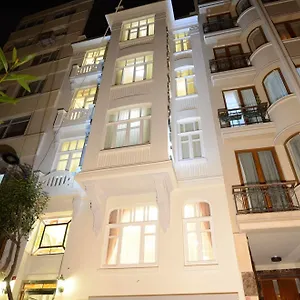 Otel Ataker, İstanbul